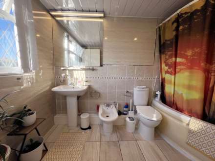 Derby Road, Luton, Image 17