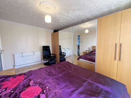 Derby Road, Luton, Image 19