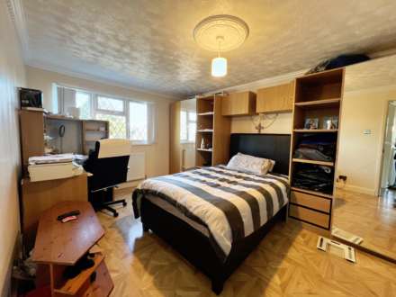 Derby Road, Luton, Image 24