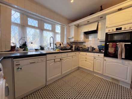 Derby Road, Luton, Image 9