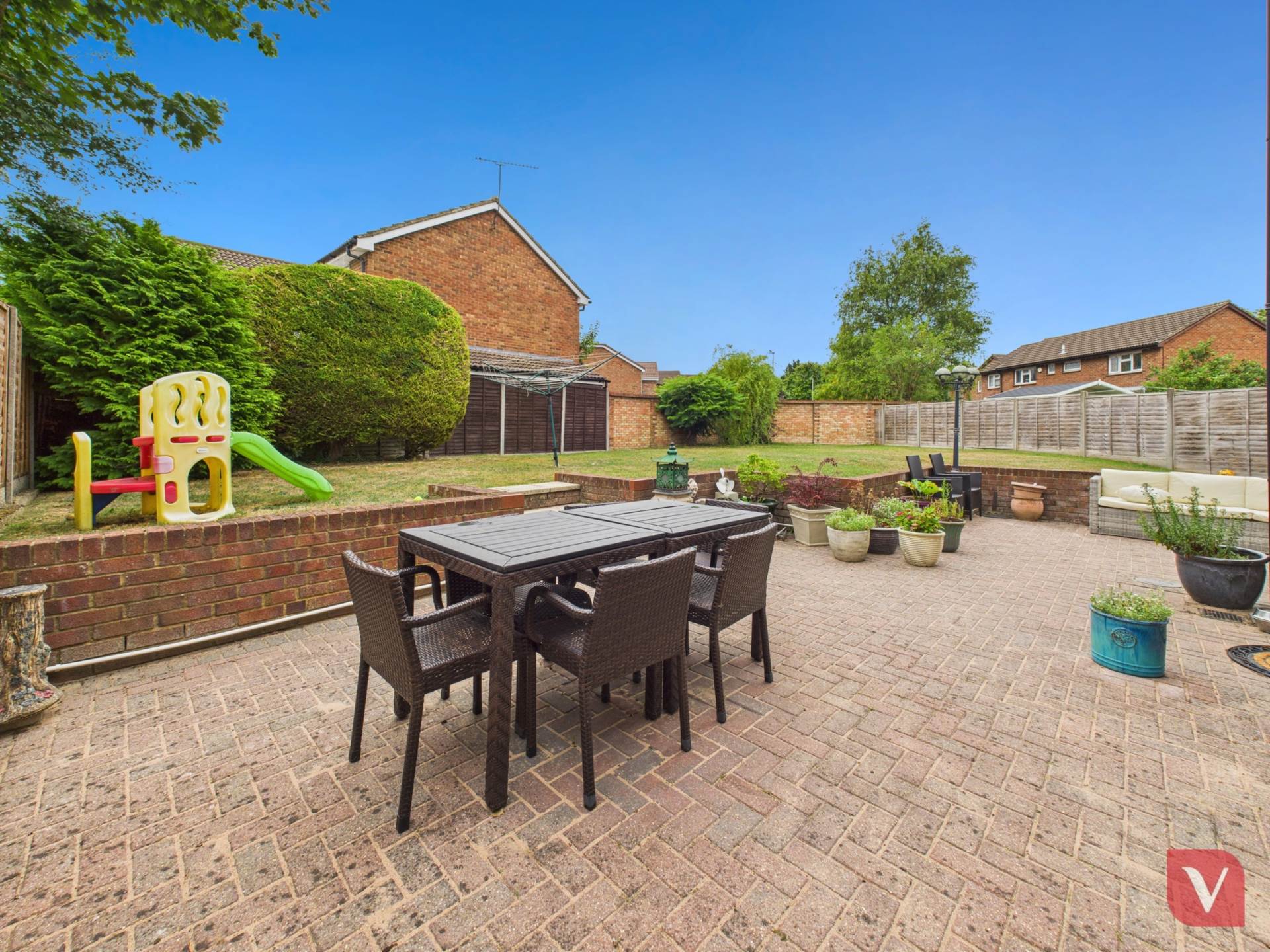 Large plot on Enderby Road, Luton, Image 14
