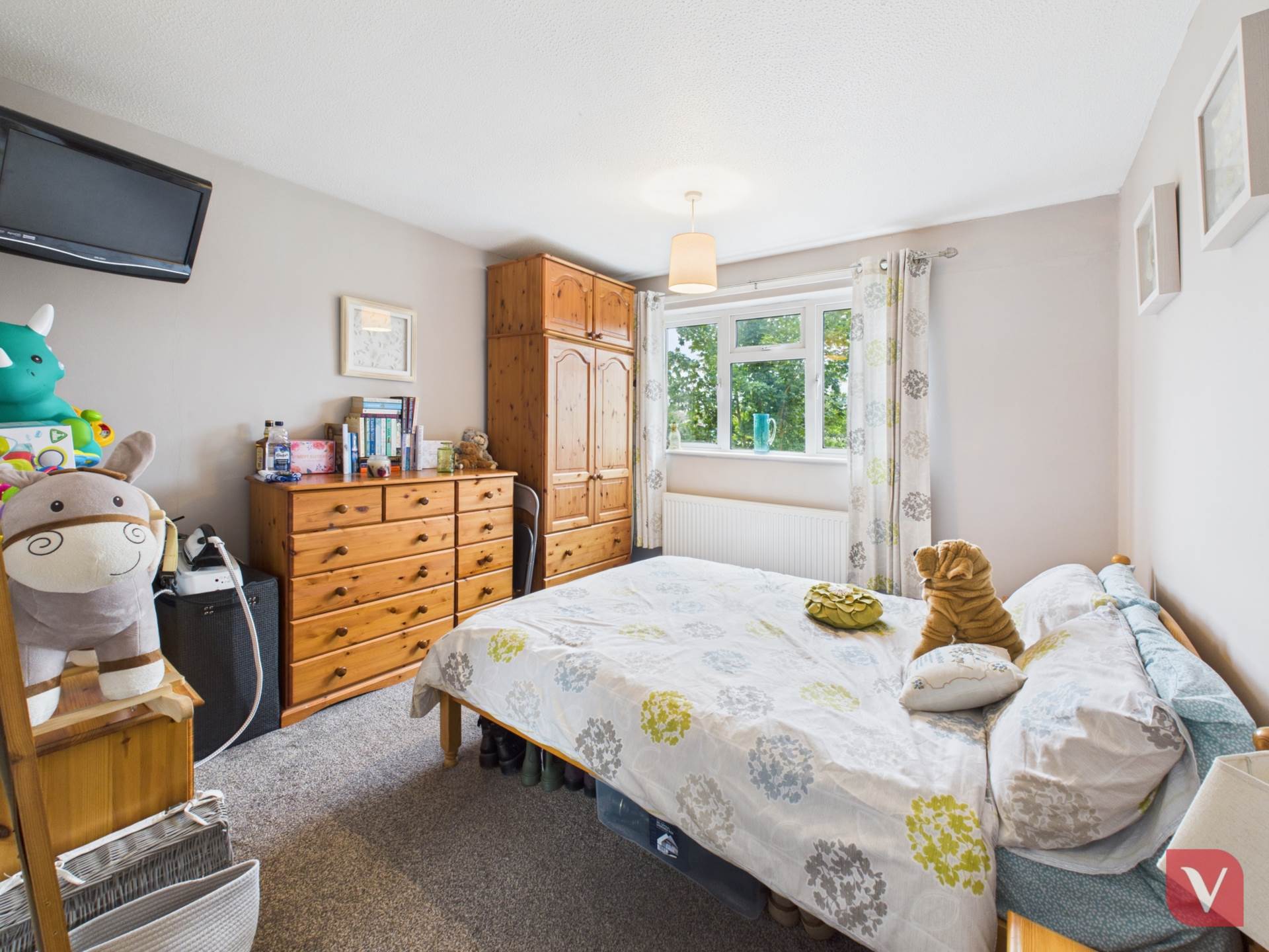 Large plot on Enderby Road, Luton, Image 15