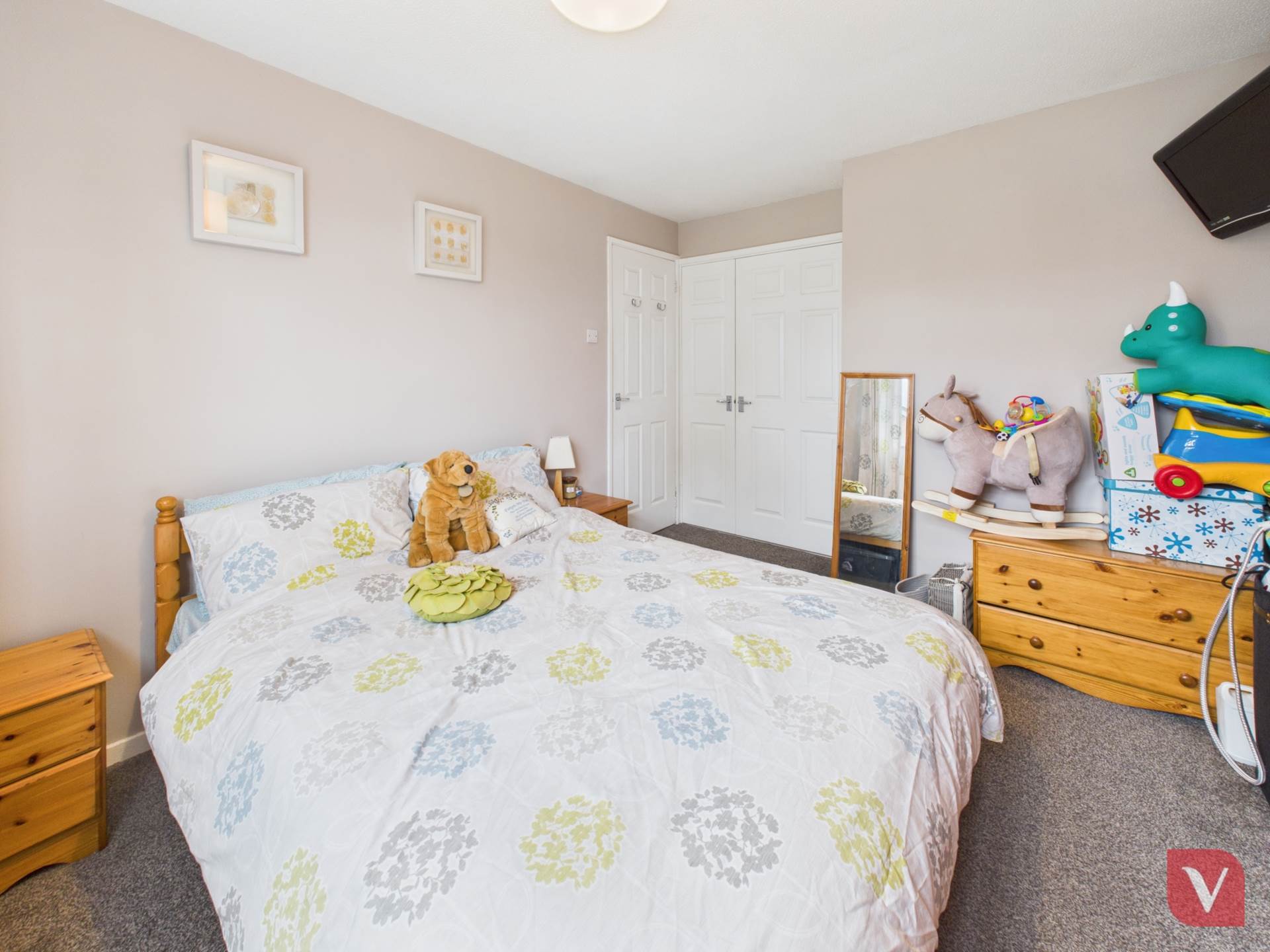 Large plot on Enderby Road, Luton, Image 16