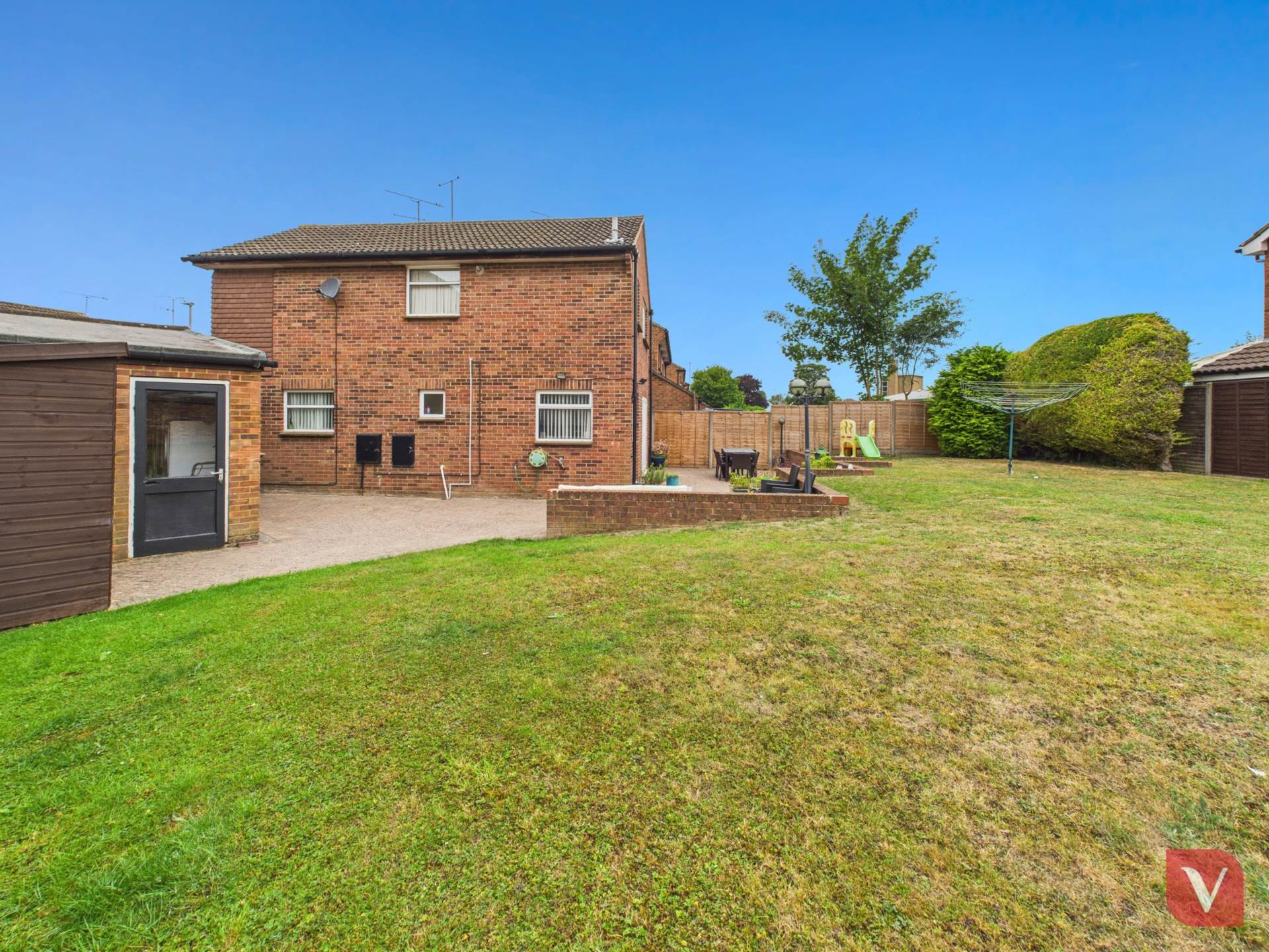 Large plot on Enderby Road, Luton, Image 22
