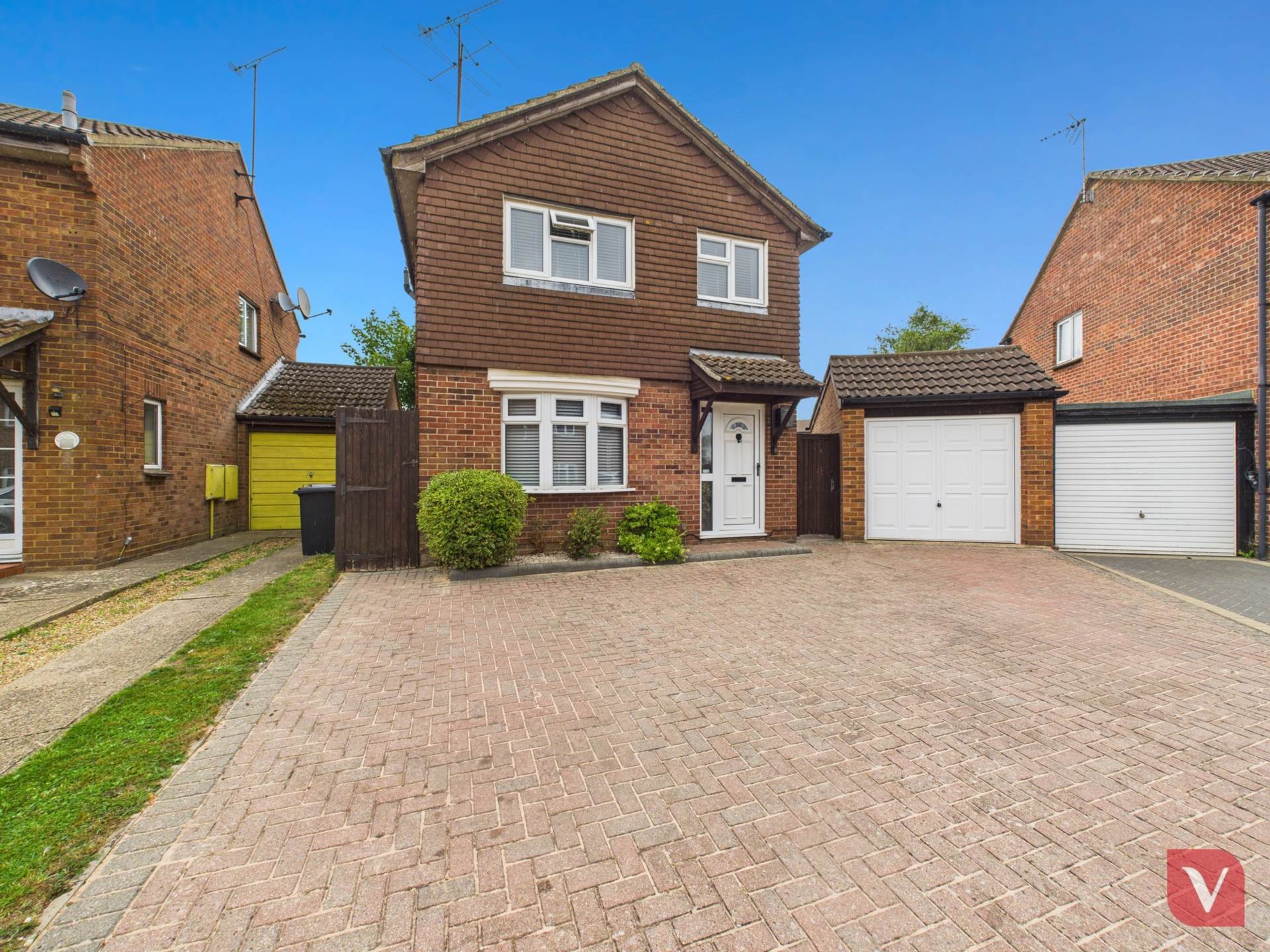 Large plot on Enderby Road, Luton, Image 27
