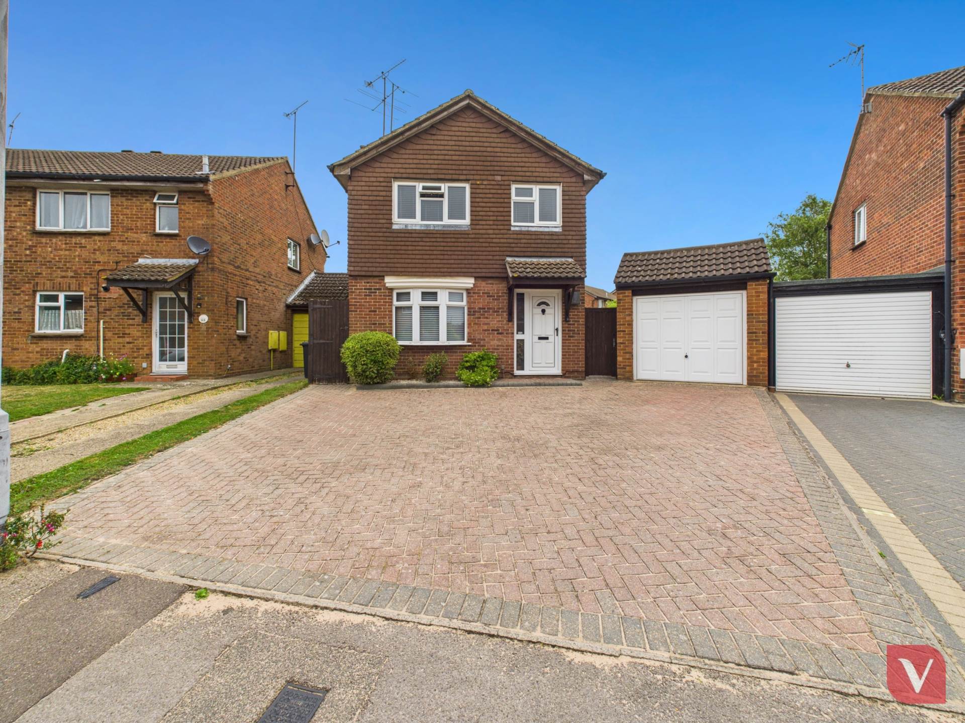 Large plot on Enderby Road, Luton, Image 28