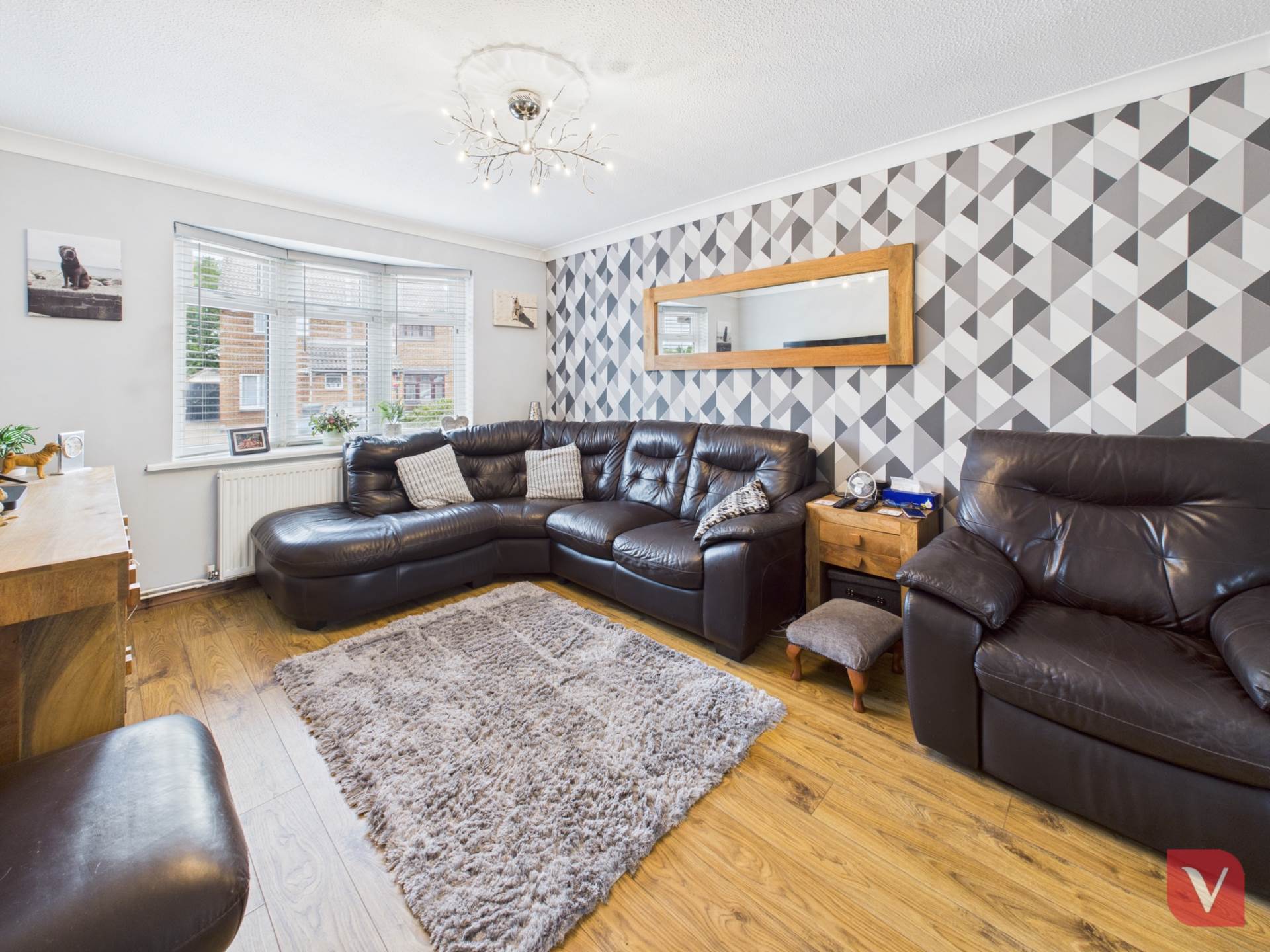 Large plot on Enderby Road, Luton, Image 4