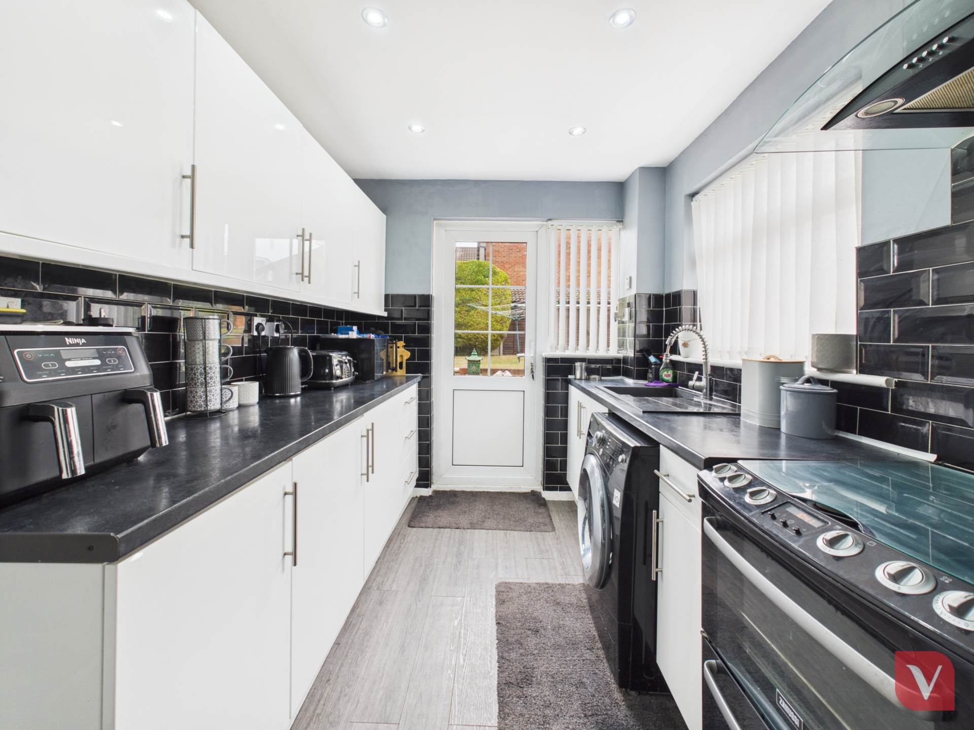 Large plot on Enderby Road, Luton, Image 8