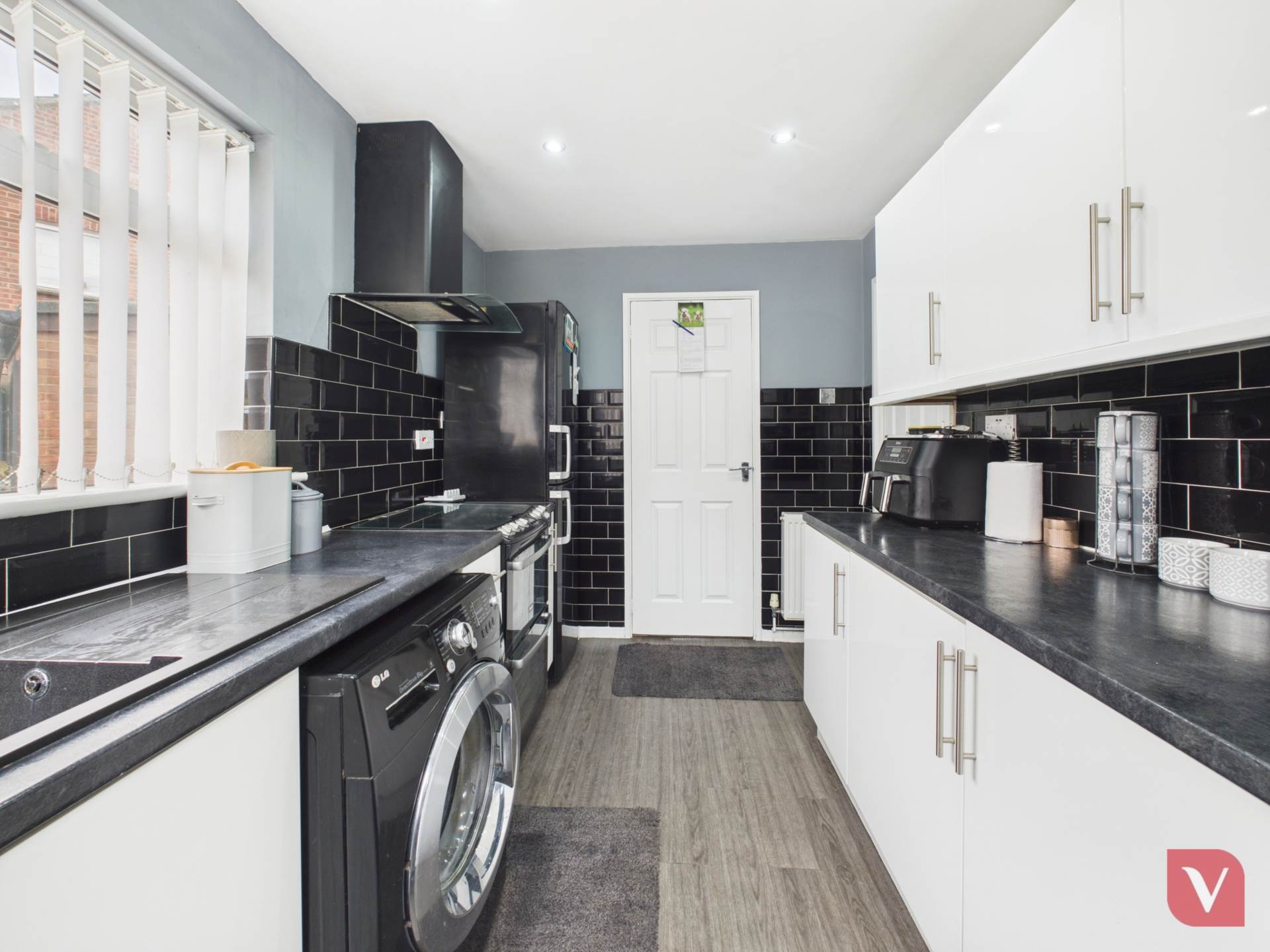 Large plot on Enderby Road, Luton, Image 9