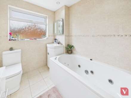 Large plot on Enderby Road, Luton, Image 11