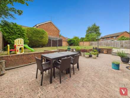 Large plot on Enderby Road, Luton, Image 14