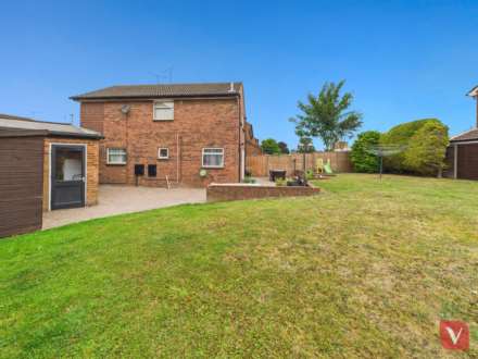 Large plot on Enderby Road, Luton, Image 22