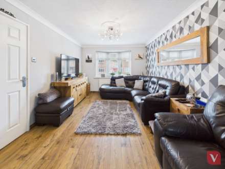 Large plot on Enderby Road, Luton, Image 7