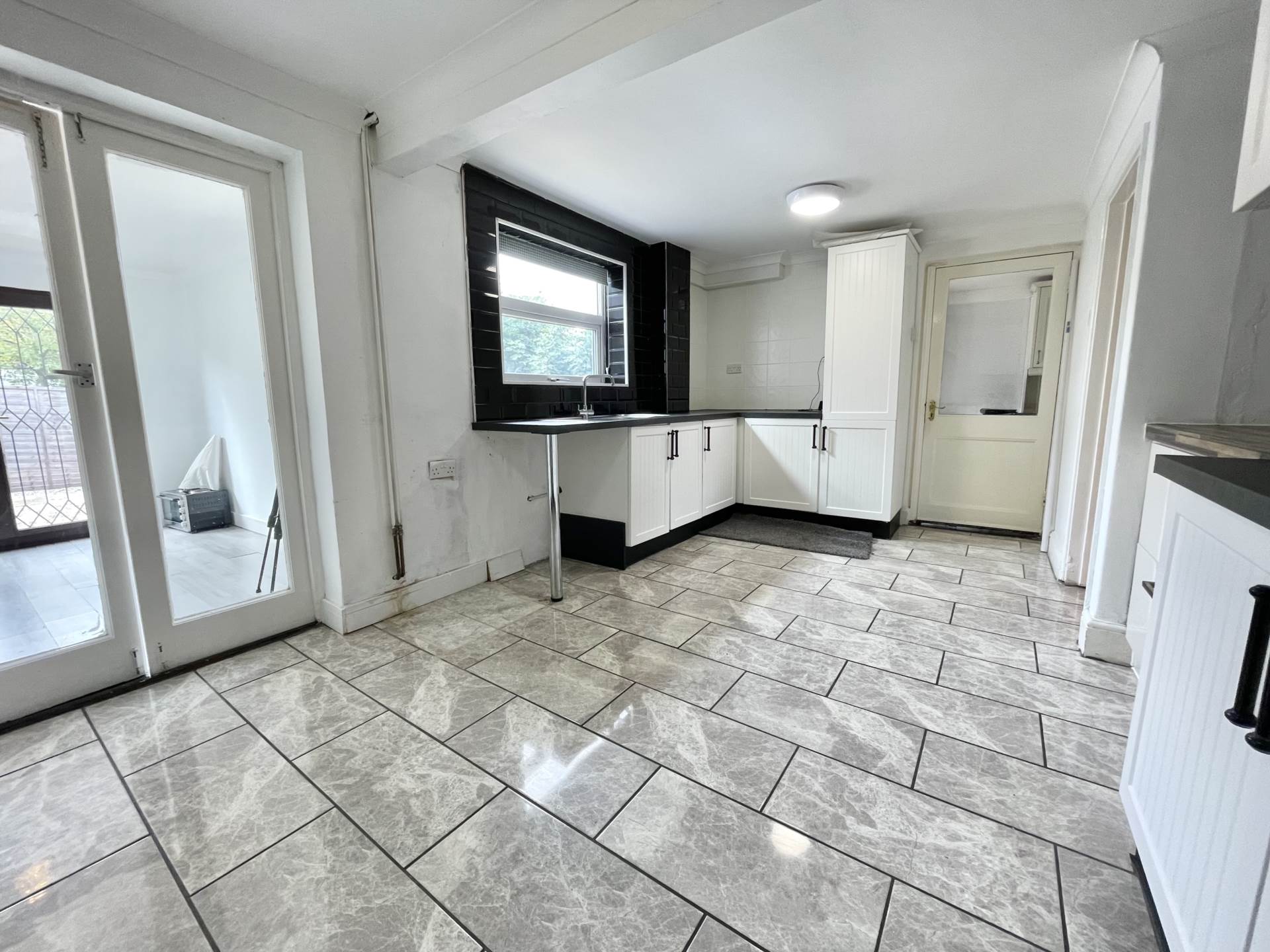 Queens Drive, Bedford, Image 6