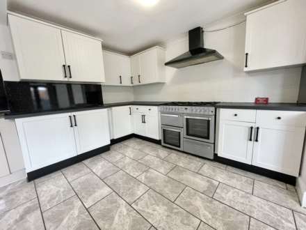Queens Drive, Bedford, Image 5