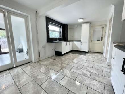 Queens Drive, Bedford, Image 6