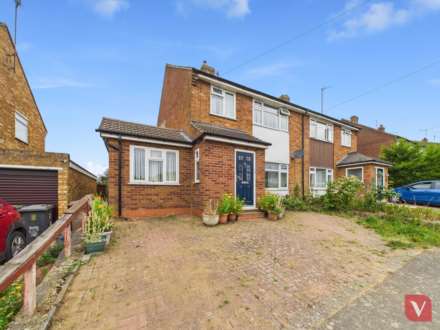 Midhurst Gardens, Luton