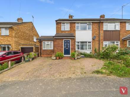 Midhurst Gardens, Luton, Image 13