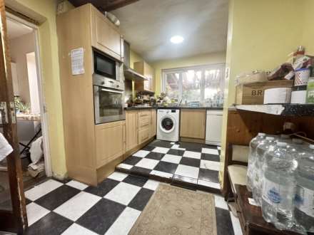 Midhurst Gardens, Luton, Image 6