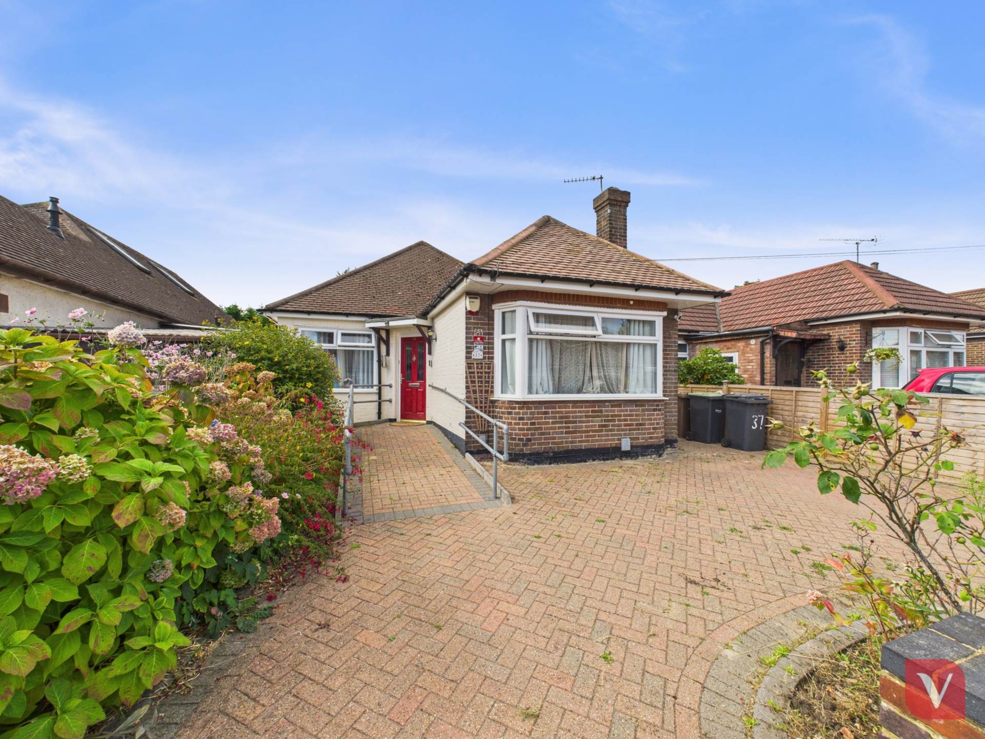 Exton Avenue, Luton, Image 1