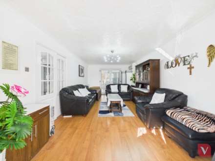 Launton Close, Luton, Image 2