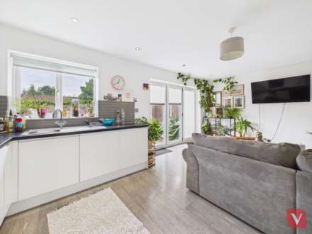 Clarendon Road, Luton, Image 2