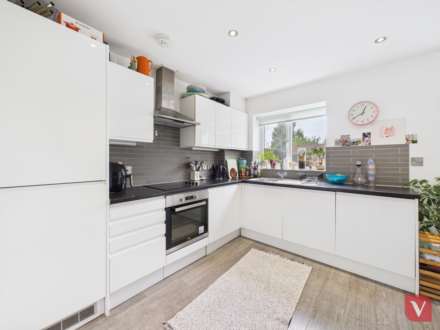 Clarendon Road, Luton, Image 4