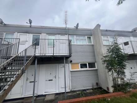 1 Bedroom Maisonette, The Hide, Neatherfield