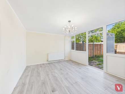 Buttermere Close, Bletchley, Image 2