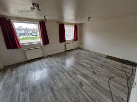 Milliners Court, Luton, Image 3