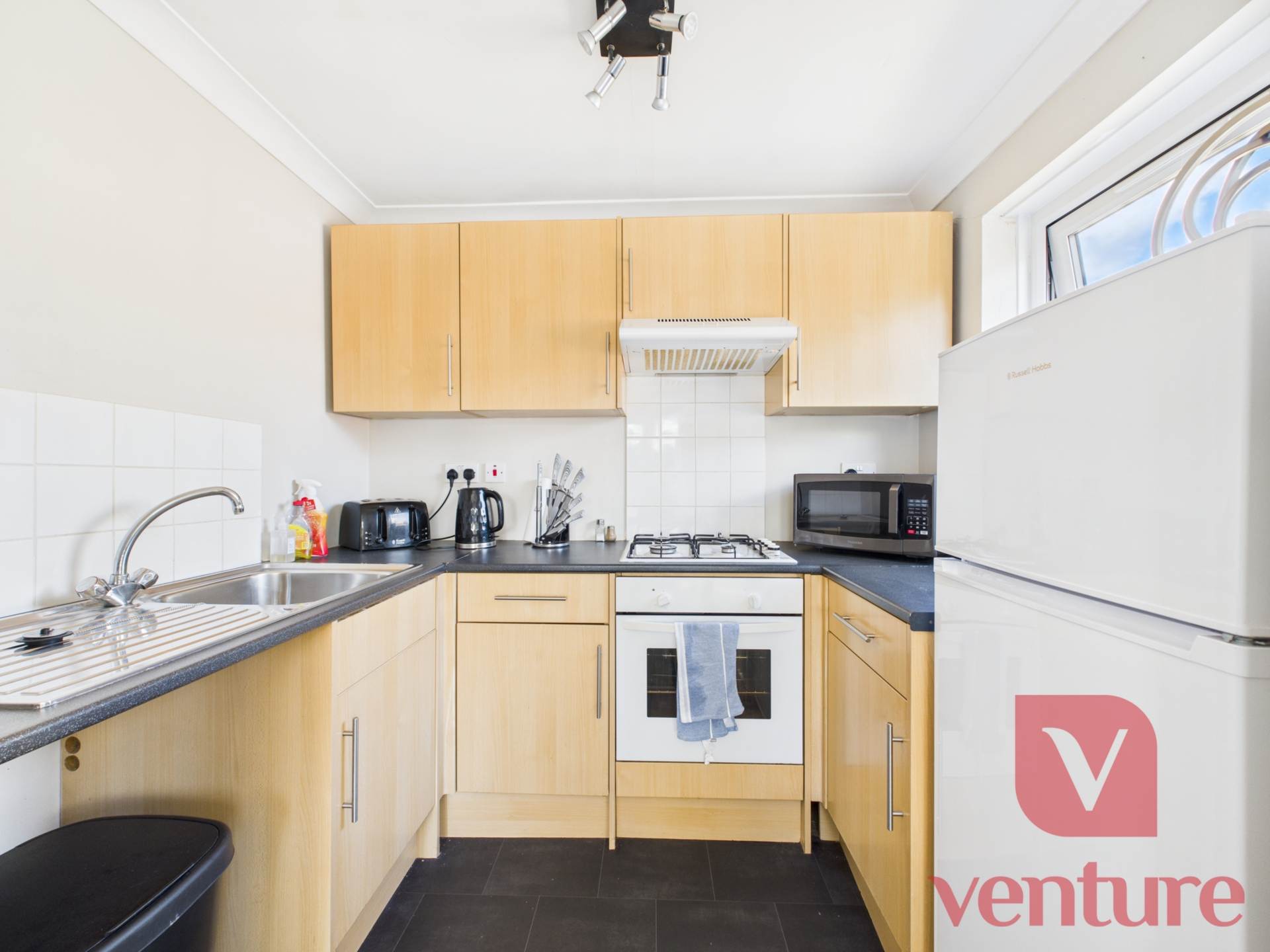 Brownbaker Court, Milton Keynes, Image 4