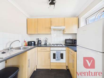 Brownbaker Court, Milton Keynes, Image 4