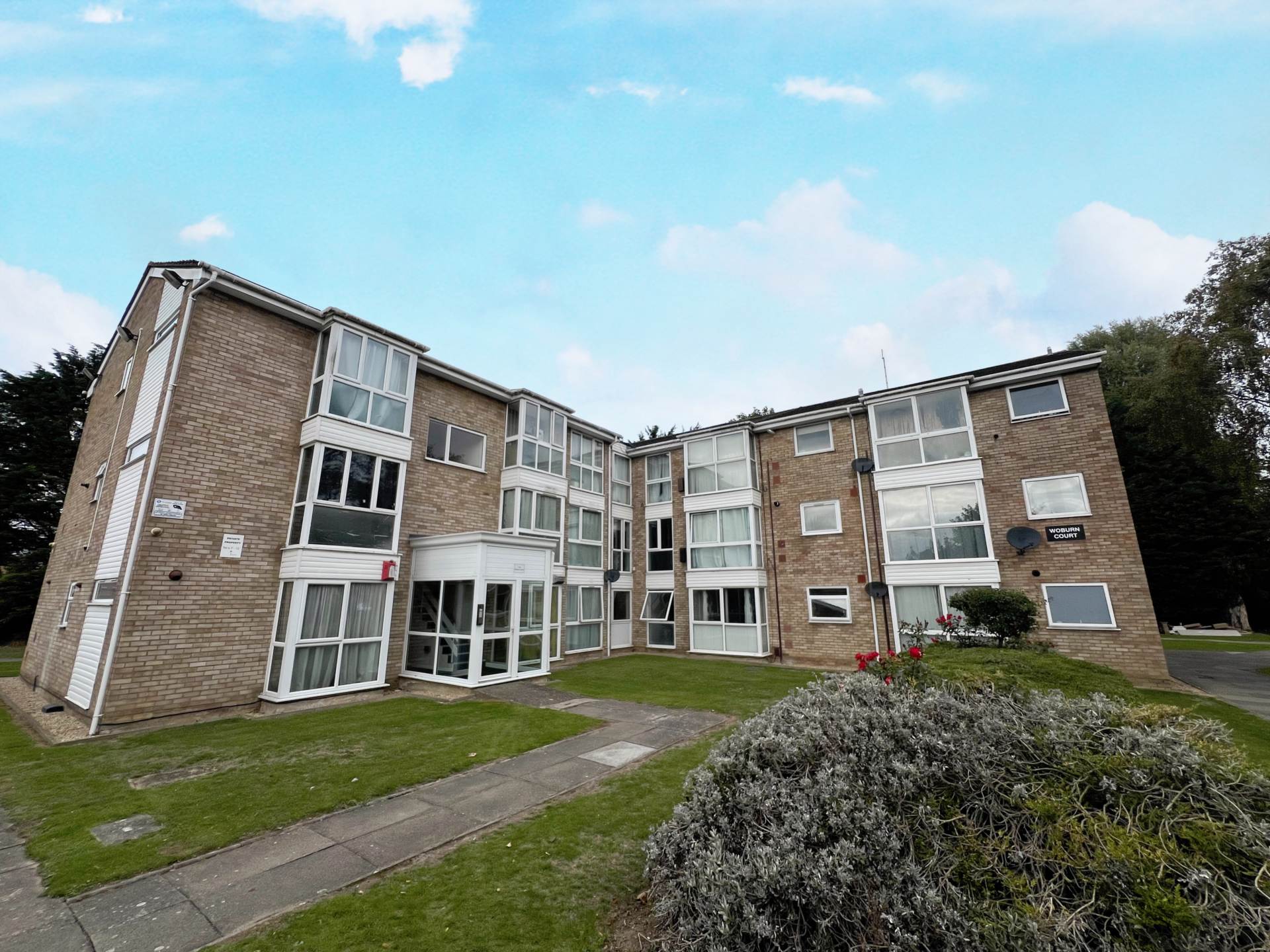 Woburn Court, Luton, Image 1