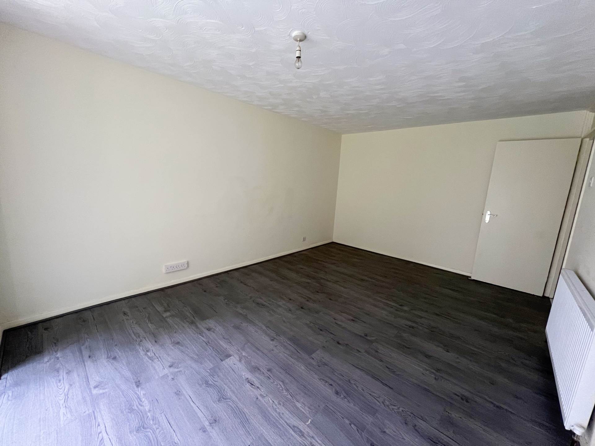 Woburn Court, Luton, Image 4