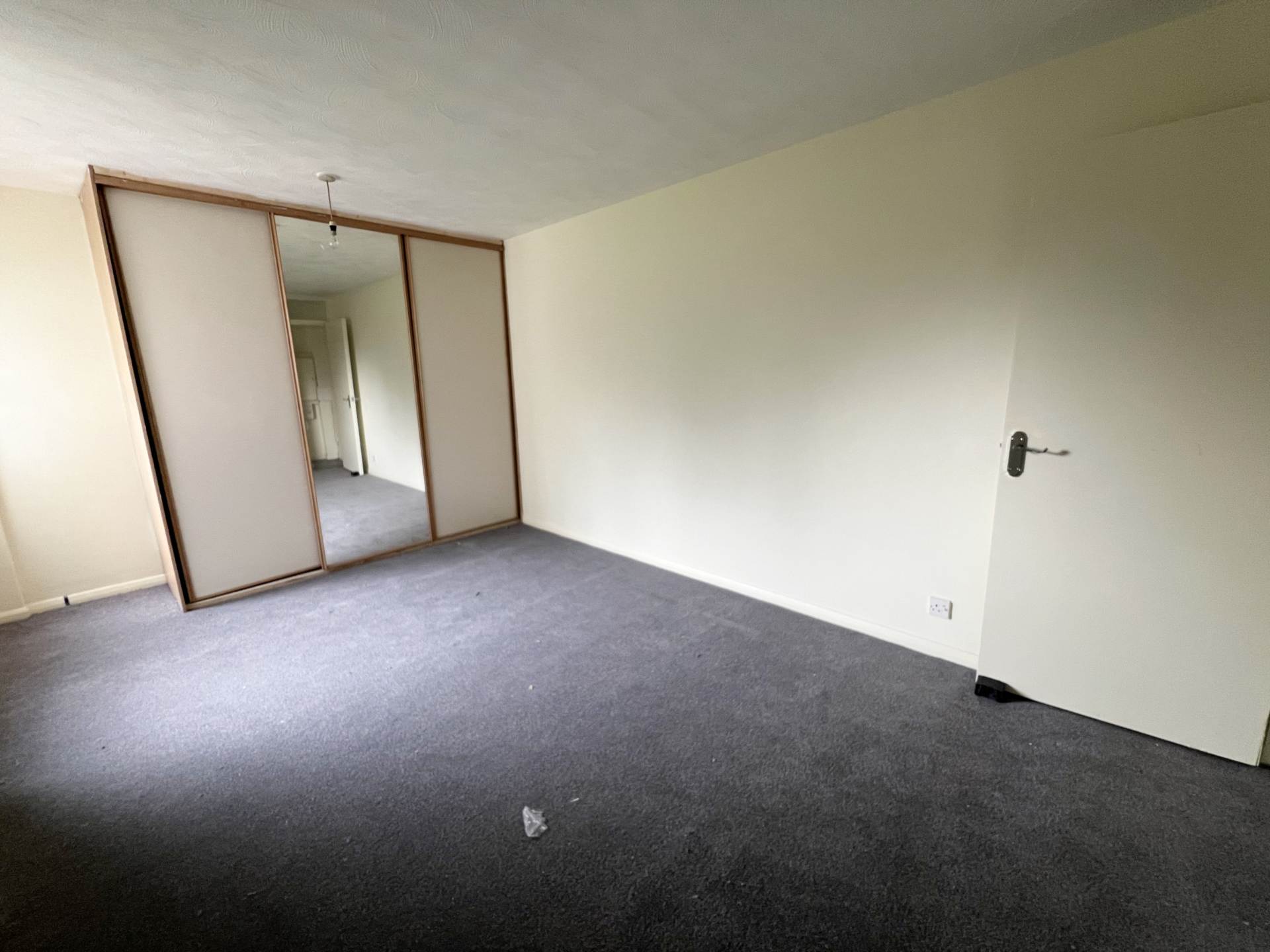 Woburn Court, Luton, Image 8