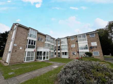 Woburn Court, Luton, Image 1