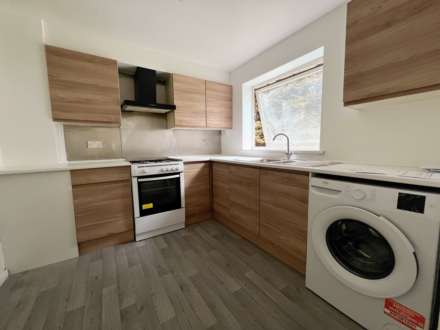 Woburn Court, Luton, Image 2