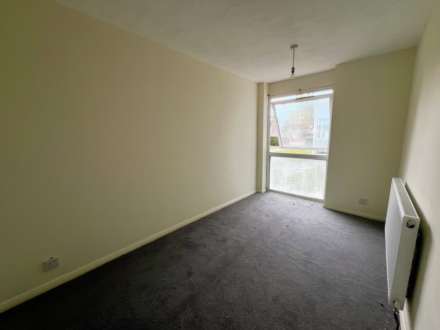 Woburn Court, Luton, Image 5