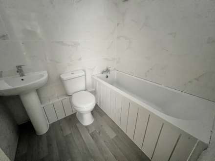 Woburn Court, Luton, Image 7