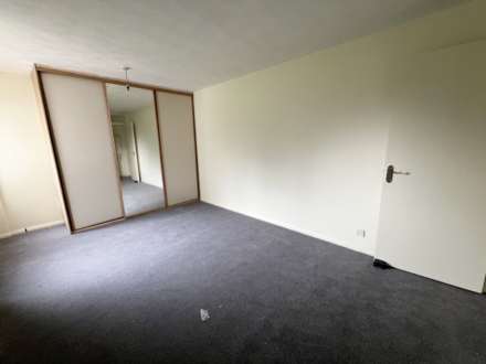 Woburn Court, Luton, Image 8