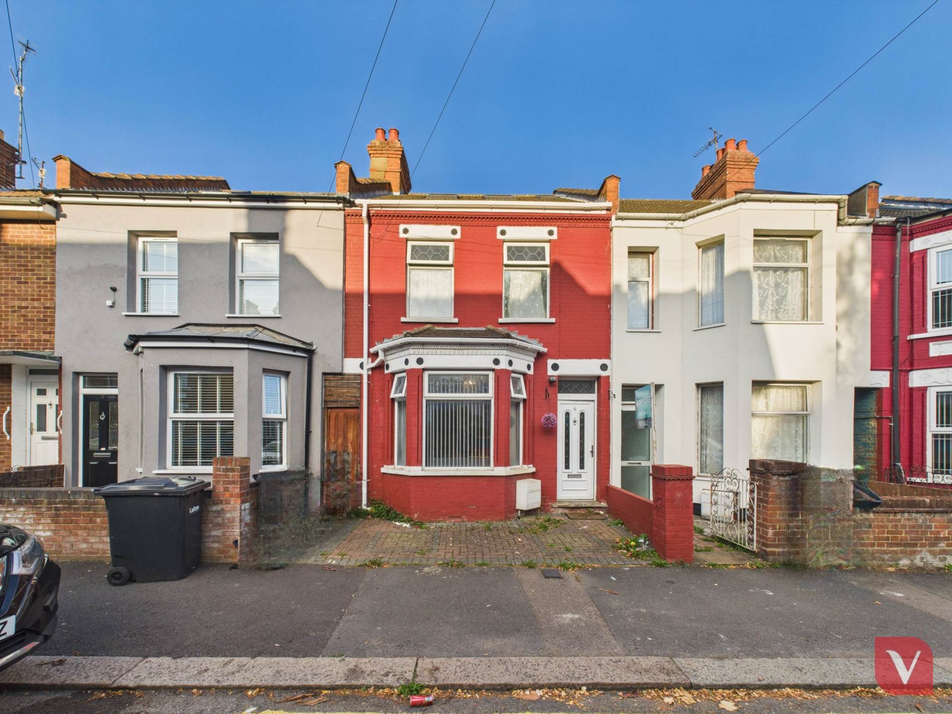 Avondole Road, Luton, Image 1