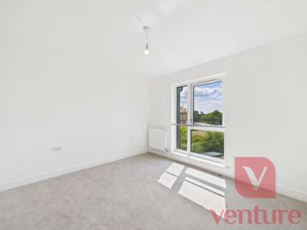 Dickens Place, Kents Hill, Image 10