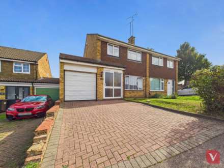 Holgate Drive, Luton, Image 17