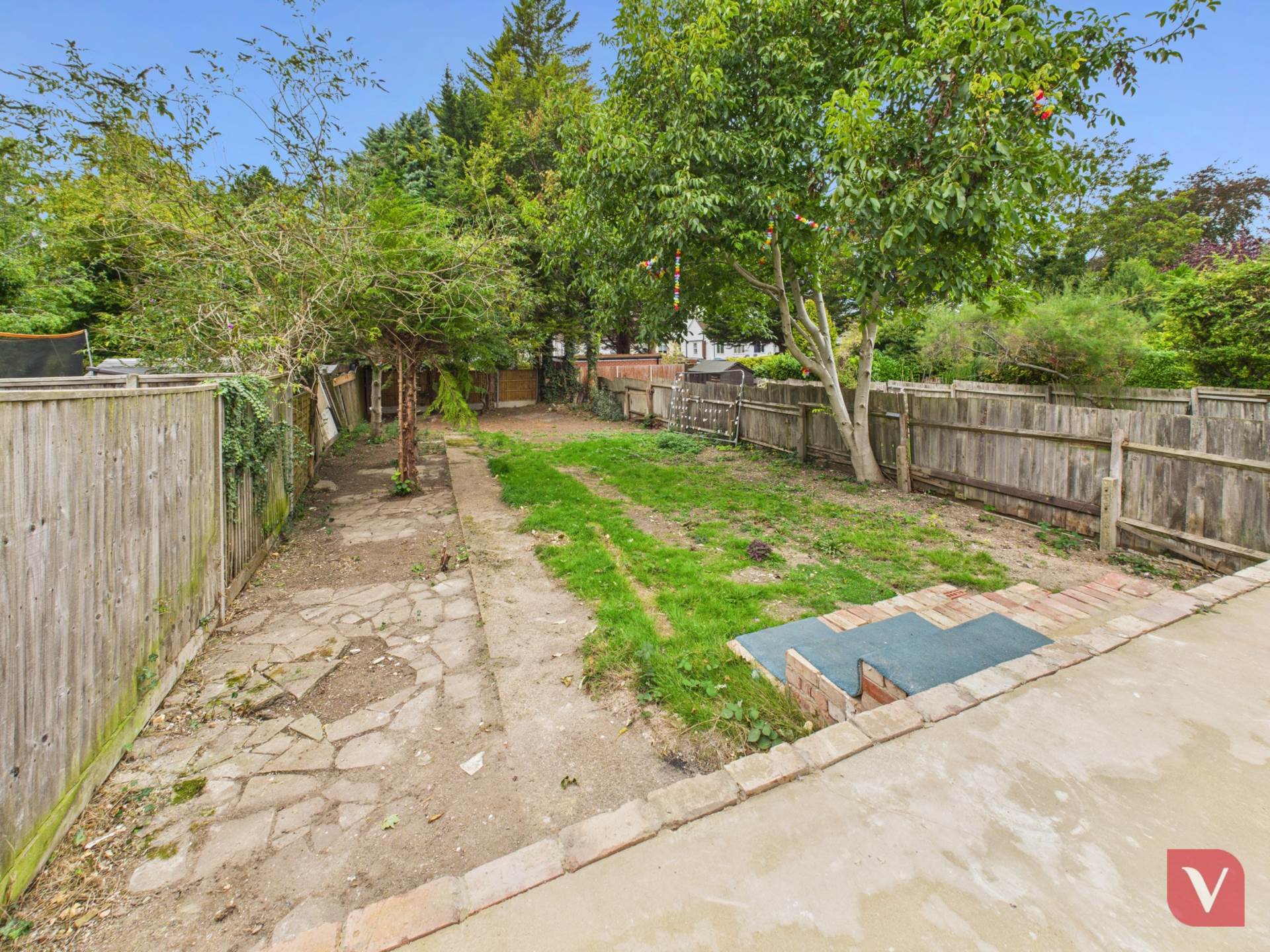 Elmwood Crescent, Luton, Image 16