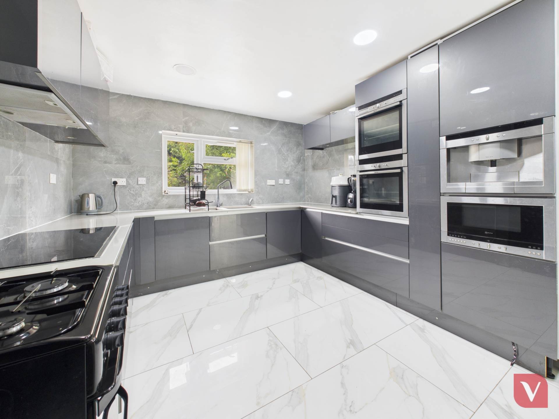 Elmwood Crescent, Luton, Image 8