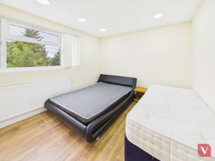Elmwood Crescent, Luton, Image 10