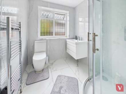 Elmwood Crescent, Luton, Image 14