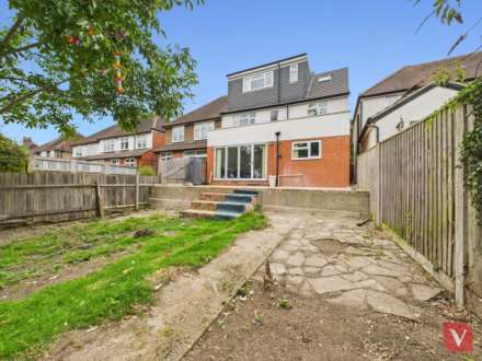 Elmwood Crescent, Luton, Image 15