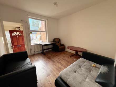 Victoria Street, Dunstable, Image 4