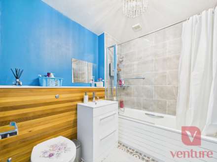Conniburrow Boulevard, Milton Keynes, Image 14